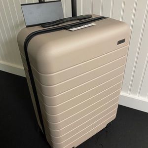 Away Travel Bigger Carry-On Suitcase